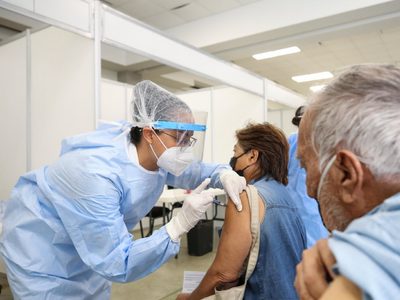 Vacunación en Neuquén: dónde se aplicarán dosis este lunes