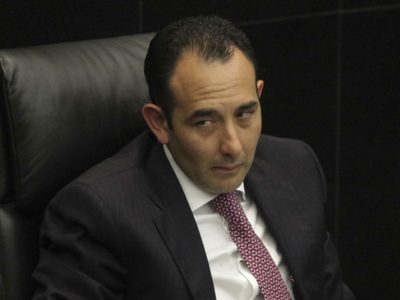 'Hay que dejar el cuento de que AMLO es un peligro para México”: Gil Zuarth al pedir licencia al Senado