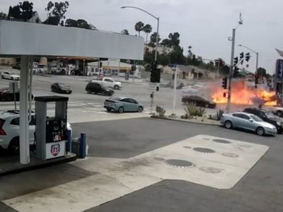 Captan aparatoso accidente provocado por un Mercedes-Benz a exceso de velocidad; mueren 6 (Video)
