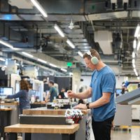 Apple invertirá 500 mil mdd y creará 20 mil empleos en EU; así reaccionó Trump