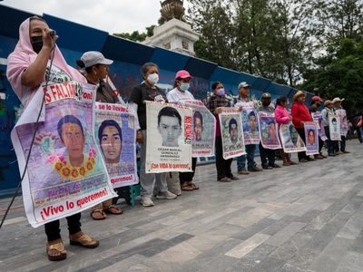 Gobierno de CDMX reporta saldo blanco tras mitin por Ayotzinapa en Hemiciclo a Juárez