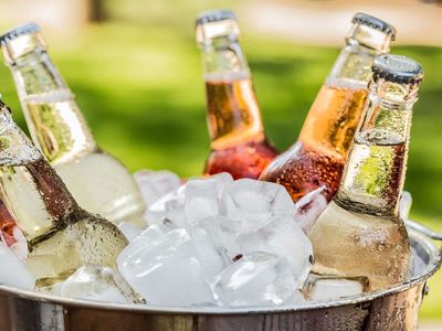 La heladera no da abasto: enfriá tus bebidas rápidamente con este sencillo truco