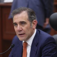 Lorenzo Córdova teme persecución; "el que nada debe, nada teme", le dice AMLO