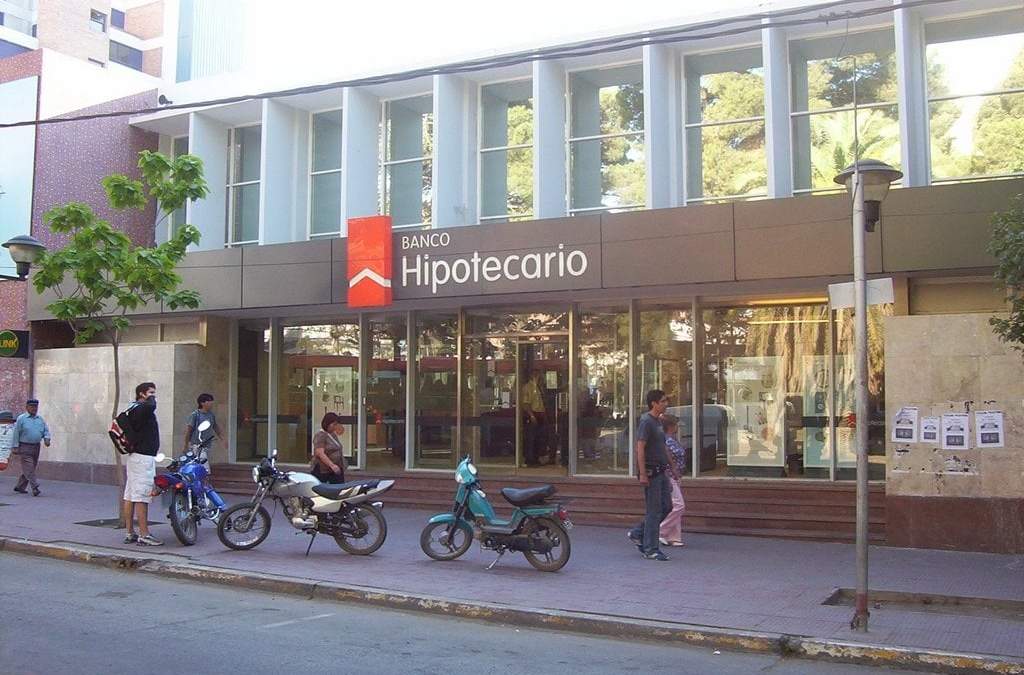 Bancos abiertos en la cuarentena. Fuente: (Twitter)