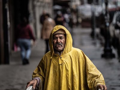 Lluvias fuertes y chubascos seguirán azotando el miércoles a la mitad del país