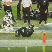 Tyreek Hill, de los Dolphins, se disloca la rodilla izquierda ante los Jets (Video)