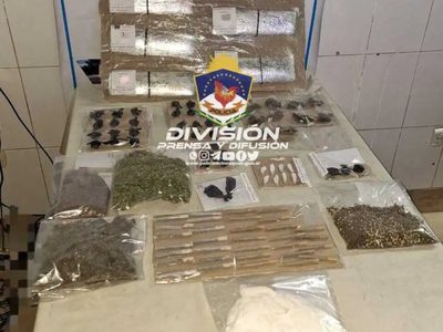 Tres personas demoradas en barrio San Lorenzo por comercializar gran cantidad de drogas