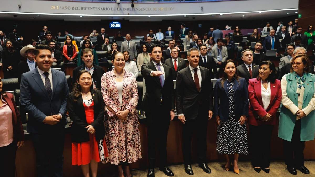 Roberto Velasco Álvarez toma protesta