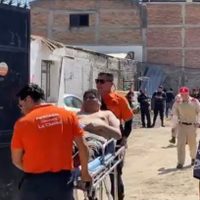 Se derrumba casa por excavación en un estacionamiento en Guadalajara; hay dos heridos