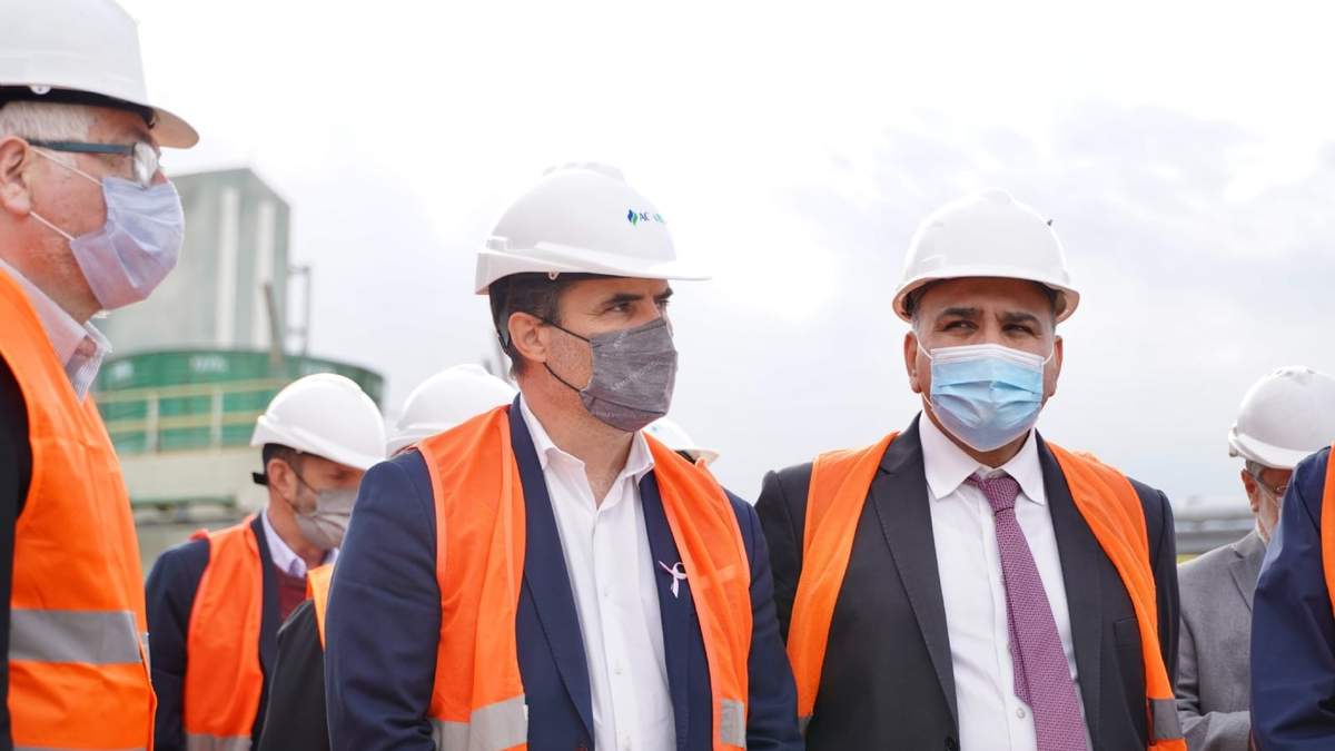 Darío Martínez en su visita a Córdoba, junto a Juan Manzur. Fuente: (Twitter)