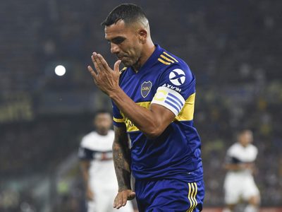Suspenso por la renovación de Carlos Tevez, conocé los motivos de la demora