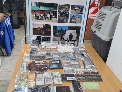 Desmantelaron una banda de narcomenudeo que producía pastillas de éxtasis