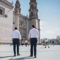 Meade visita a la Virgen de San Juan de los Lagos y ante empresarios acepta que es difícil ganar la elección