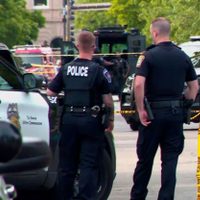 Dos personas mueren y tres más resultan heridas durante tiroteo en el centro de Minneapolis
