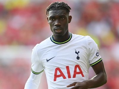 El Tottenham suspendió a Yves Bissouma por inhalar “gas de la risa”