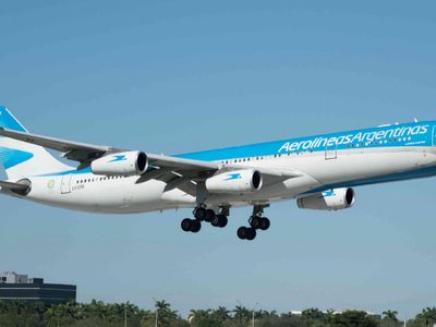 Vacunas: el Gobierno prepararía un nuevo vuelo para traer 600 mil dosis