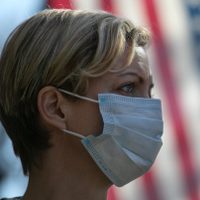 Cómo es el riesgo del contagio de coronavirus, según Estados Unidos