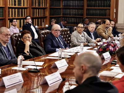 Consejeros del INE y comisión de Pablo Gómez acuerdan temas para la reforma electoral