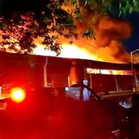 Incendio consume almacén de medicamentos del IMSS, en CDMX