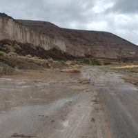 Alto riesgo en la Ruta 237 por un deslave de agua y barro cerca de Piedra del Águila