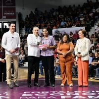 Gobernador Durazo fortalece economía de 16 mil familias con tarjetas de oportunidades del Bienestar