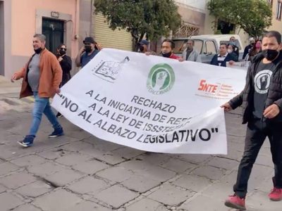 Protestan en Zacatecas contra la aprobación de la reforma al Issstezac