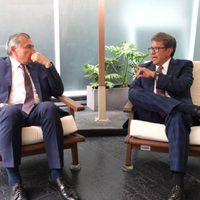 Monreal busca votos de la oposición para la reforma militar del PRI