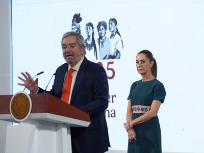 México confronta a legisladores de EU por impuesto a remesas