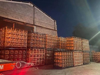 Guardia Nacional recupera tractocamión que transportaba garrafones de agua robados en NL