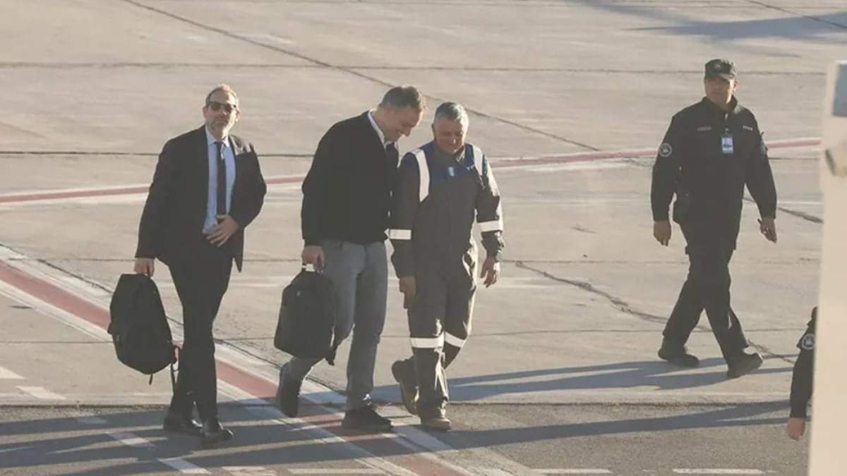 El jefe de Gabinete Nacional, Manuel Adorni, visitó Vaca Muerta. Fuente: (Facebook)