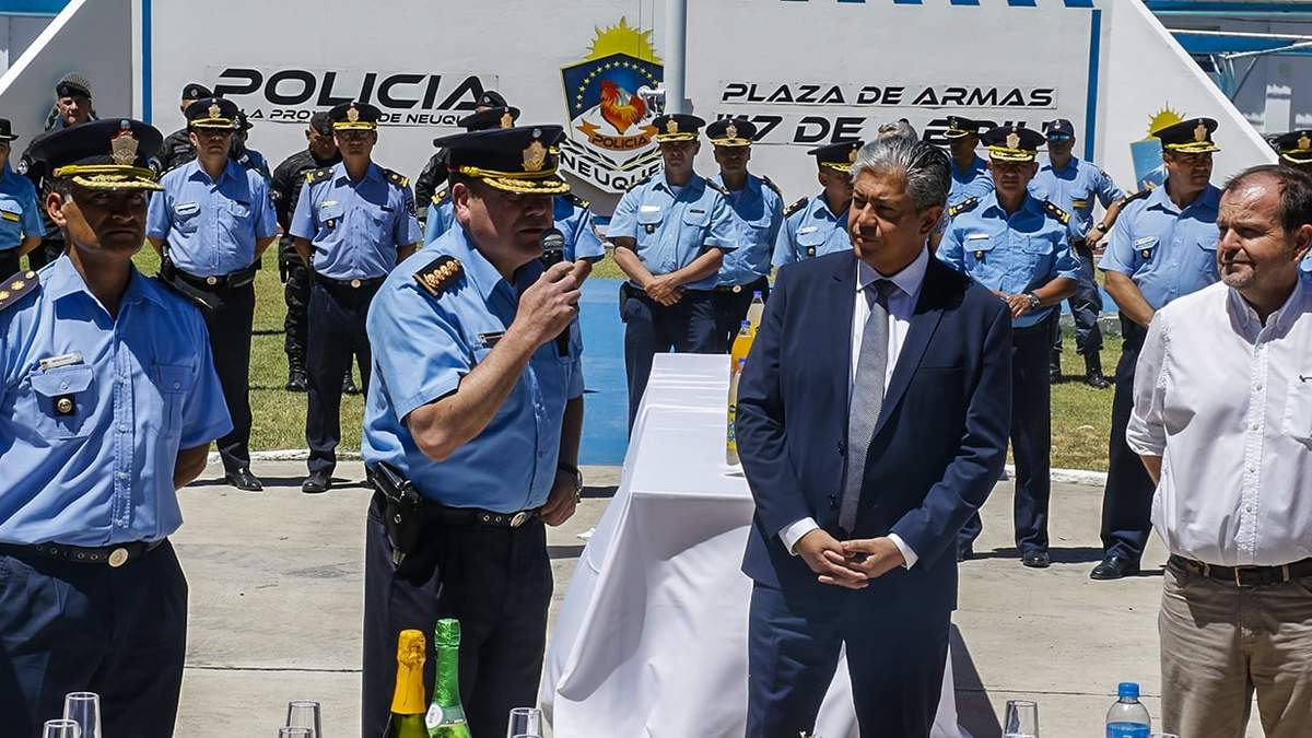 Rolando Figueroa en el brindis de Año Nuevo. Fuente (Facebook).
