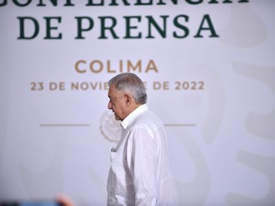 AMLO presume idea de entregar pensiones a adultos mayores: "salió de esta cabecita"