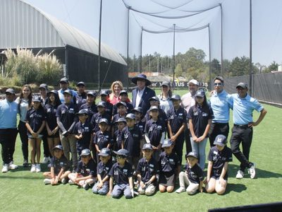 Golf para todos: abren escuelas públicas para niños de escasos recursos