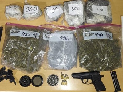 Tres roquenses fueron detenidos con 2 kilos de cocaína, marihuana y un arma en Chos Malal