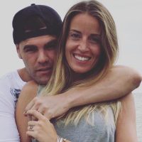 Amor y olas: Fonsi Nieto disfruta en alta mar y su esposa muestra así su embarazo