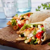 Wrap de ensalada César: resolvé tu almuerzo con esta idea liviana y original, en una receta que te va a encantar