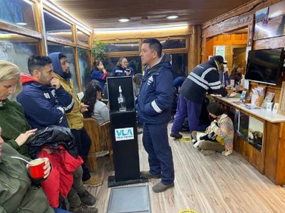 Un reclamo de monotributistas impide la actividad en la Secretaría de Turismo de Villa la Angostura