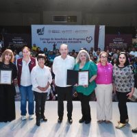 Gobernador Durazo y Sedatu garantizan certeza jurídica a familias con entrega de 300 escrituras del Fovissste