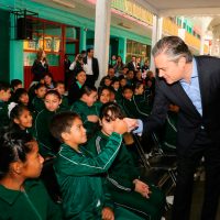 'No a la Reforma Educativa”, dice niño de excelencia académica en ceremonia presidida por Nuño (Video)