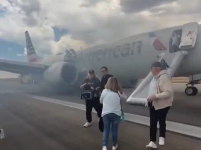 Falla tren de aterrizaje de un Boeing 737 y desalojan a pasajeros por toboganes (Video)