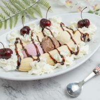 Banana split en versión postre: la receta fácil y rápida para sorprender en Pascua