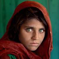 La "niña afgana" recibió asilo en Italia: lo confirmó el Gobierno