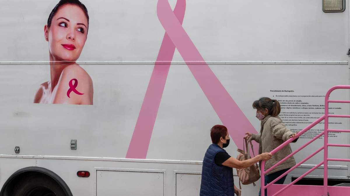 Una unidad móvil de detección de cáncer de mama
