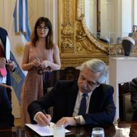 Anunciaron el bono para los estatales, pero no para todos