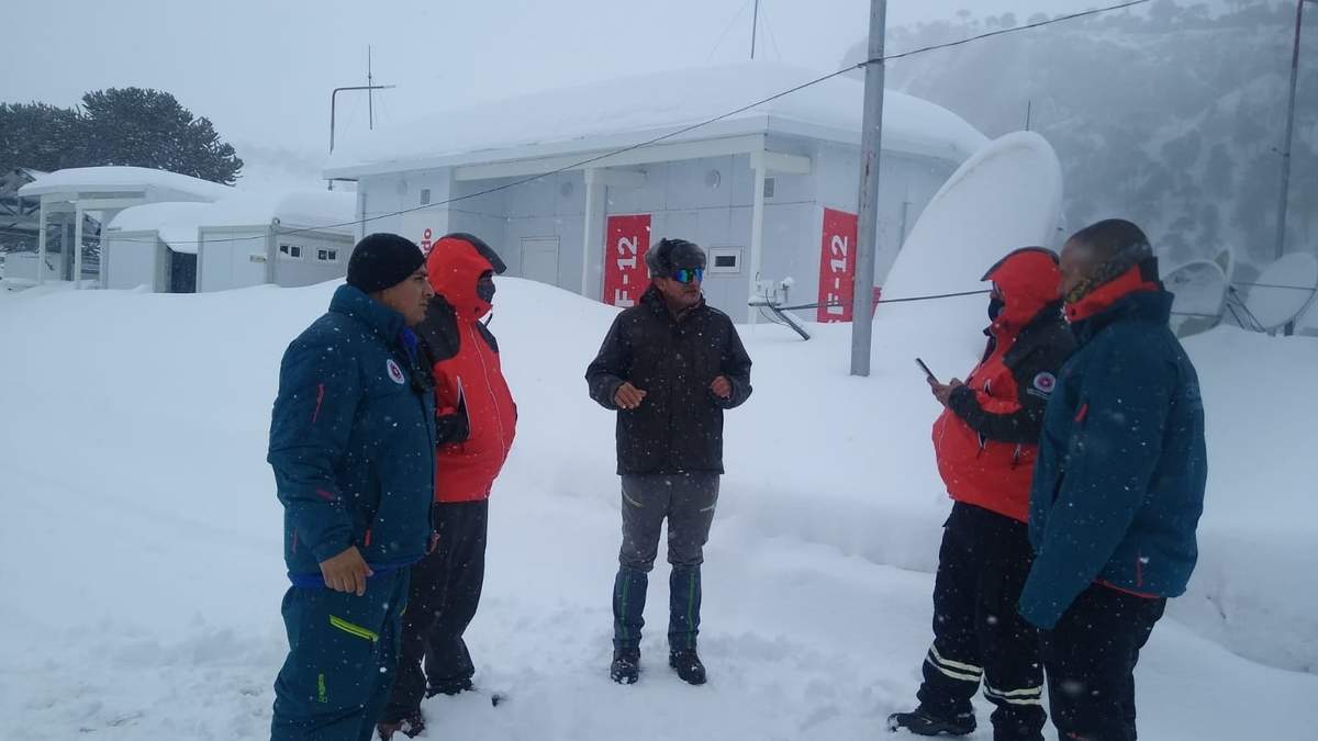 Autoridades decidieron mantener cerrado el Paso Pino Hachado. Fuente: (Facebook)