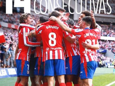 Atlético Madrid gana su 14mo partido consecutivo y lidera la liga española
