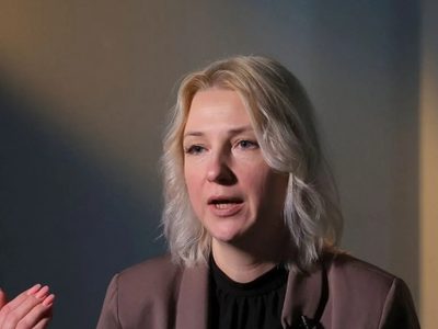 Niegan candidatura presidencial a Yekaterina Duntsova, política rusa que pide la paz en Ucrania
