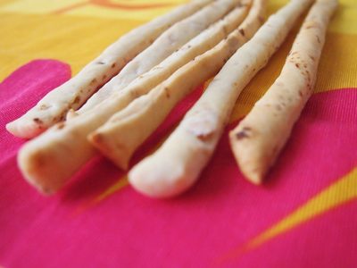Grisines de garbanzos: sin TACC, crocantes, súper fáciles y deliciosos, la receta que salva tus picadas