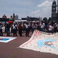 Activistas llegan a Palacio de Gobierno y retan a Eruviel a debatir sobre ley Atenco
