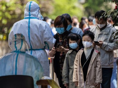 Shanghái anunció los primeros fallecidos por coronavirus desde el inicio del confinamiento estricto